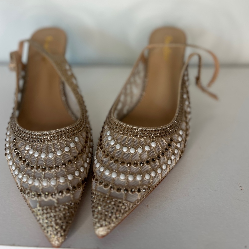 Elegant Gold and White Women's Shoes Sling Backs
